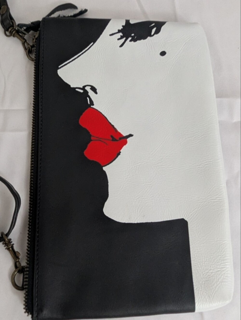 Izak Women's Profile Crossbody Bag with Red Lips Accent
